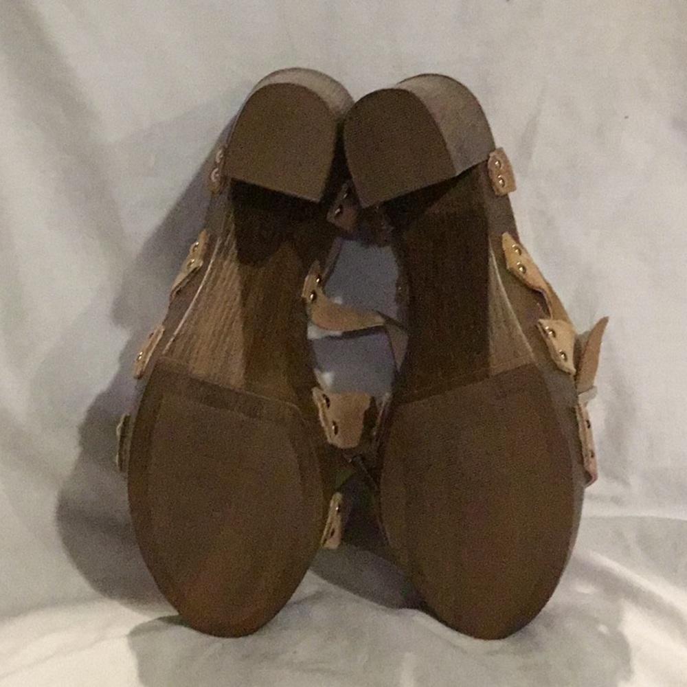INC INTERNATIONAL CONCEPT strap heels - Picture 4 of 8